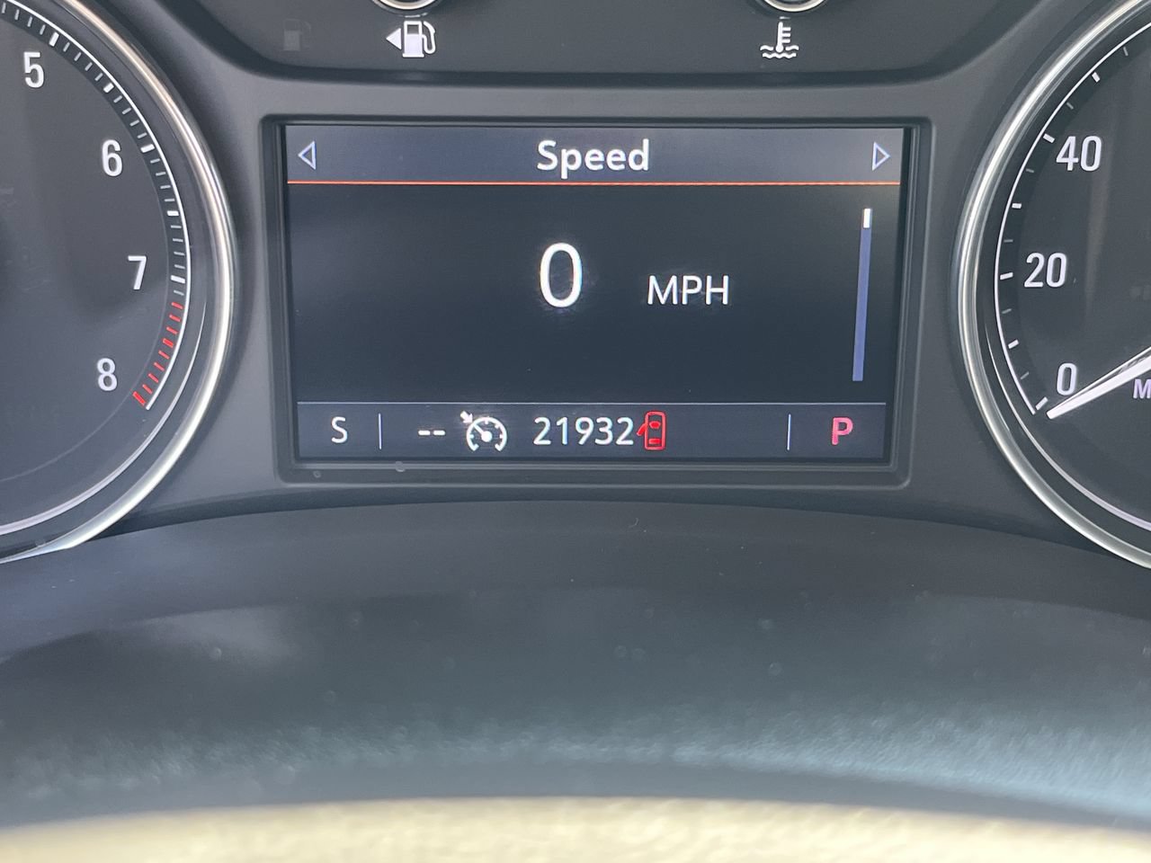 Used 2024 Buick Enclave Essence w/ Sport Touring Edition AWD/4WD image 11