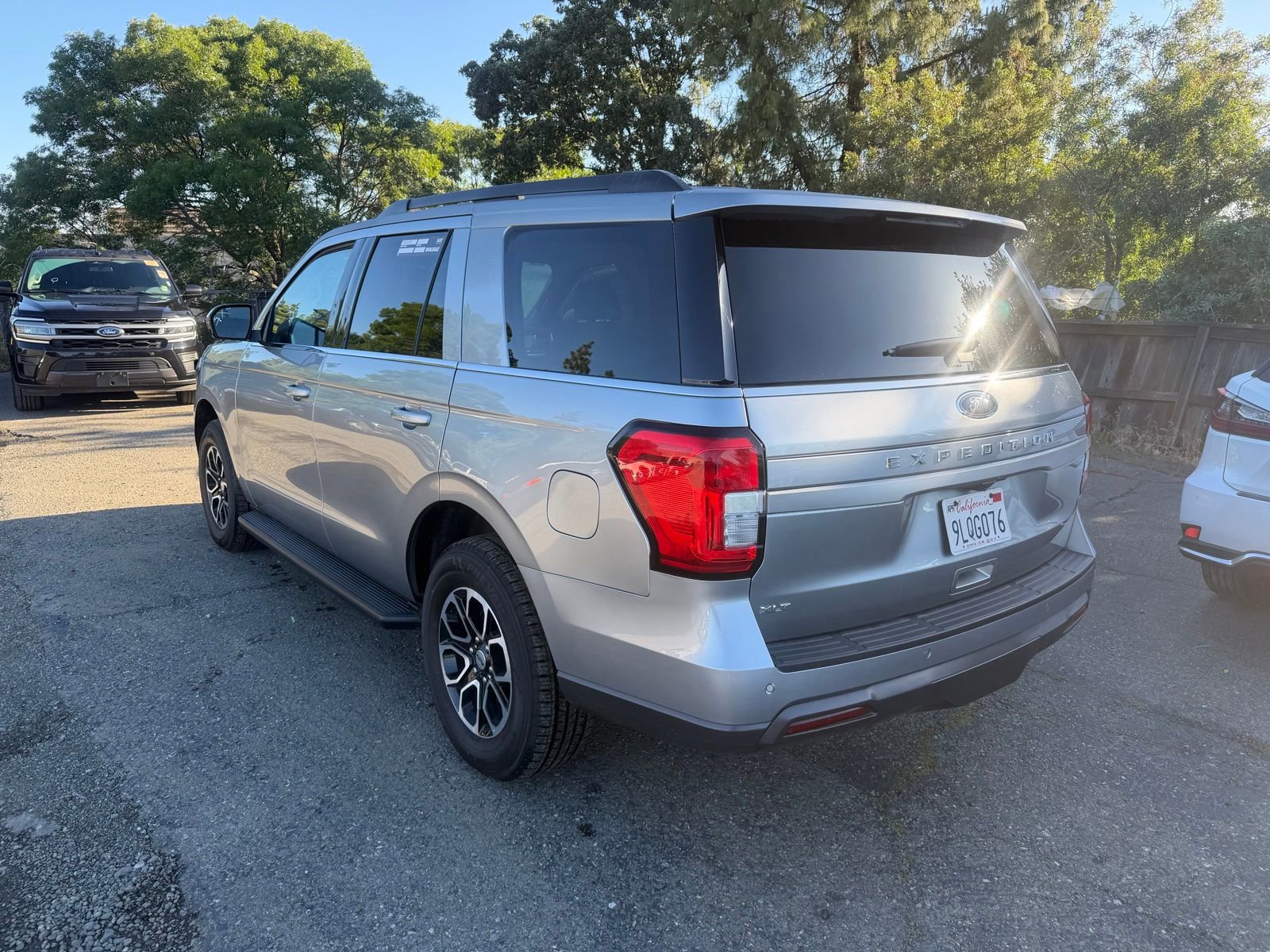 Used 2024 Ford Expedition XLT AWD/4WD image 3