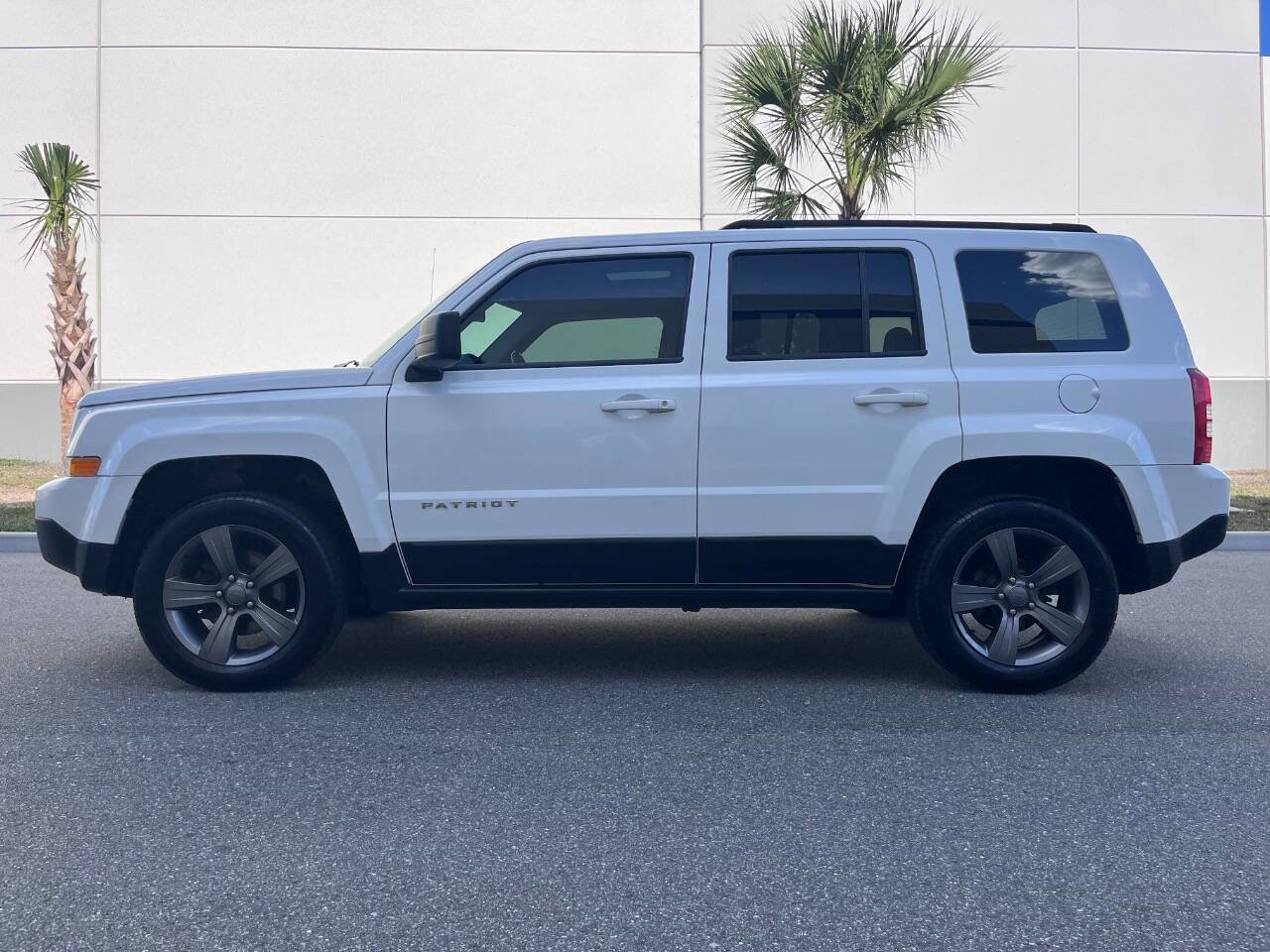 Used 2015 Jeep Patriot High Altitude AWD/4WD image 5