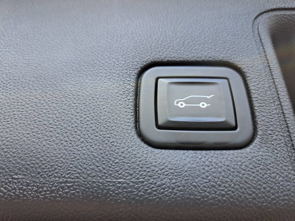 Used 2020 GMC Terrain SLE w/ Driver Convenience Package AWD/4WD image 14