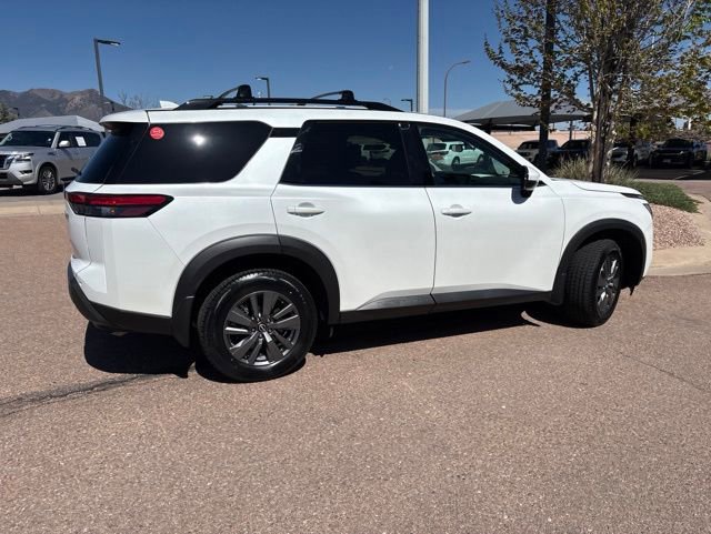 Certified 2025 Nissan Pathfinder SV FWD image 10