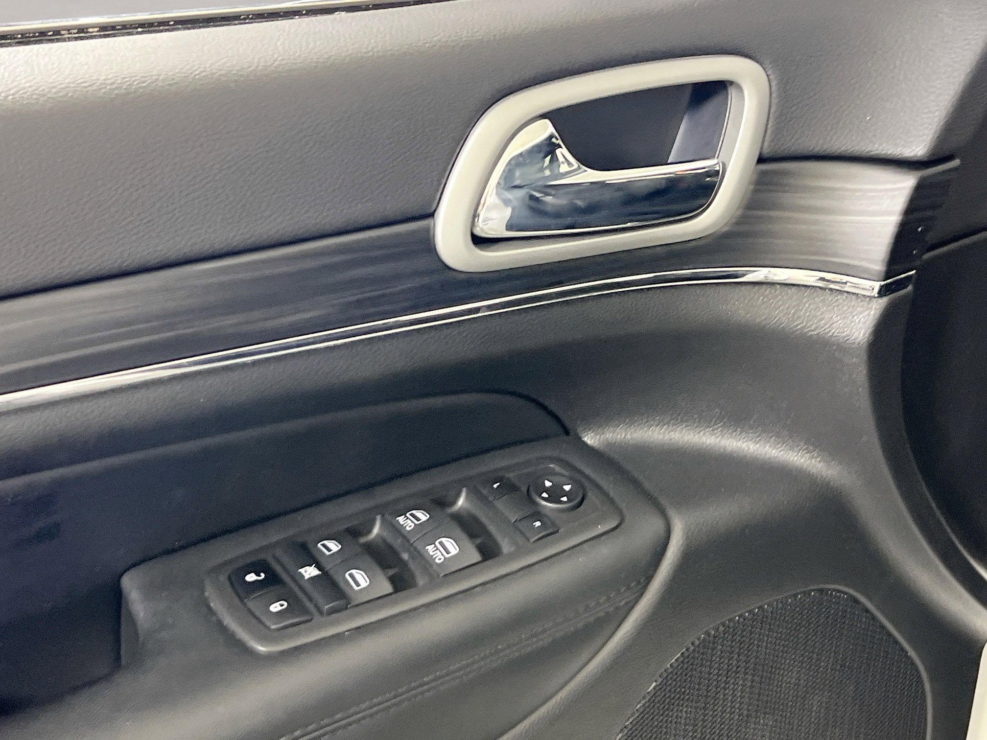 Used 2022 Jeep Grand Cherokee Limited image 18