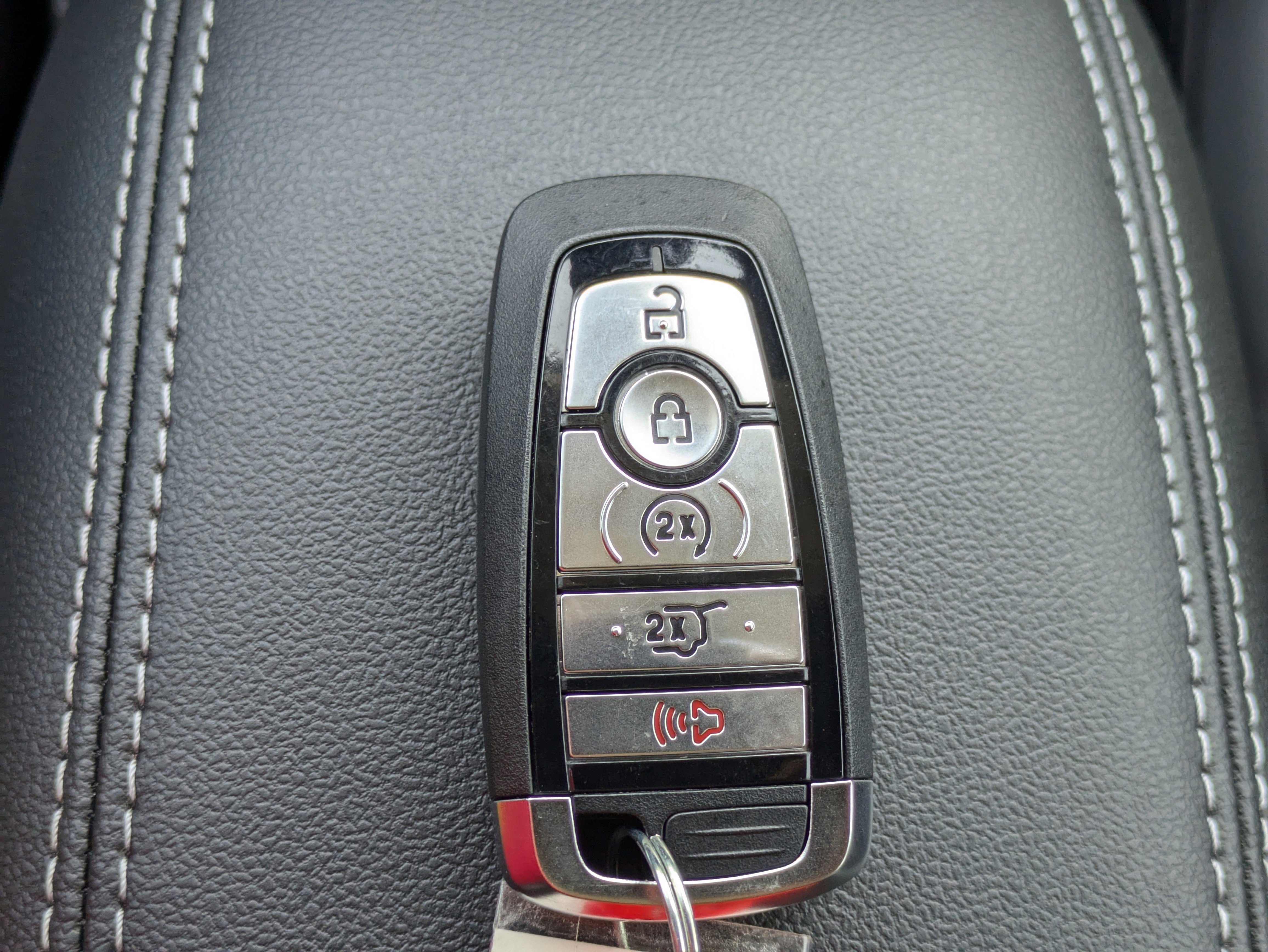 New 2025 Ford Escape SE image 33