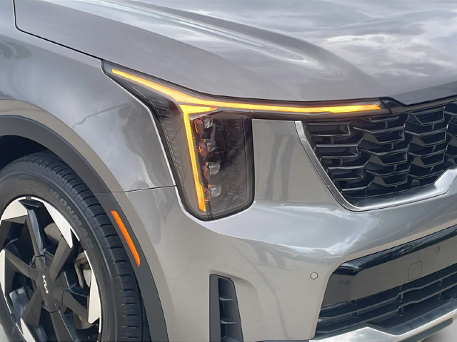 Certified 2025 Kia Sorento EX AWD/4WD image 32