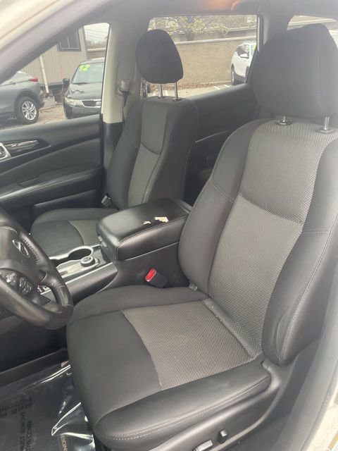 Used 2019 Nissan Pathfinder SV AWD/4WD image 11