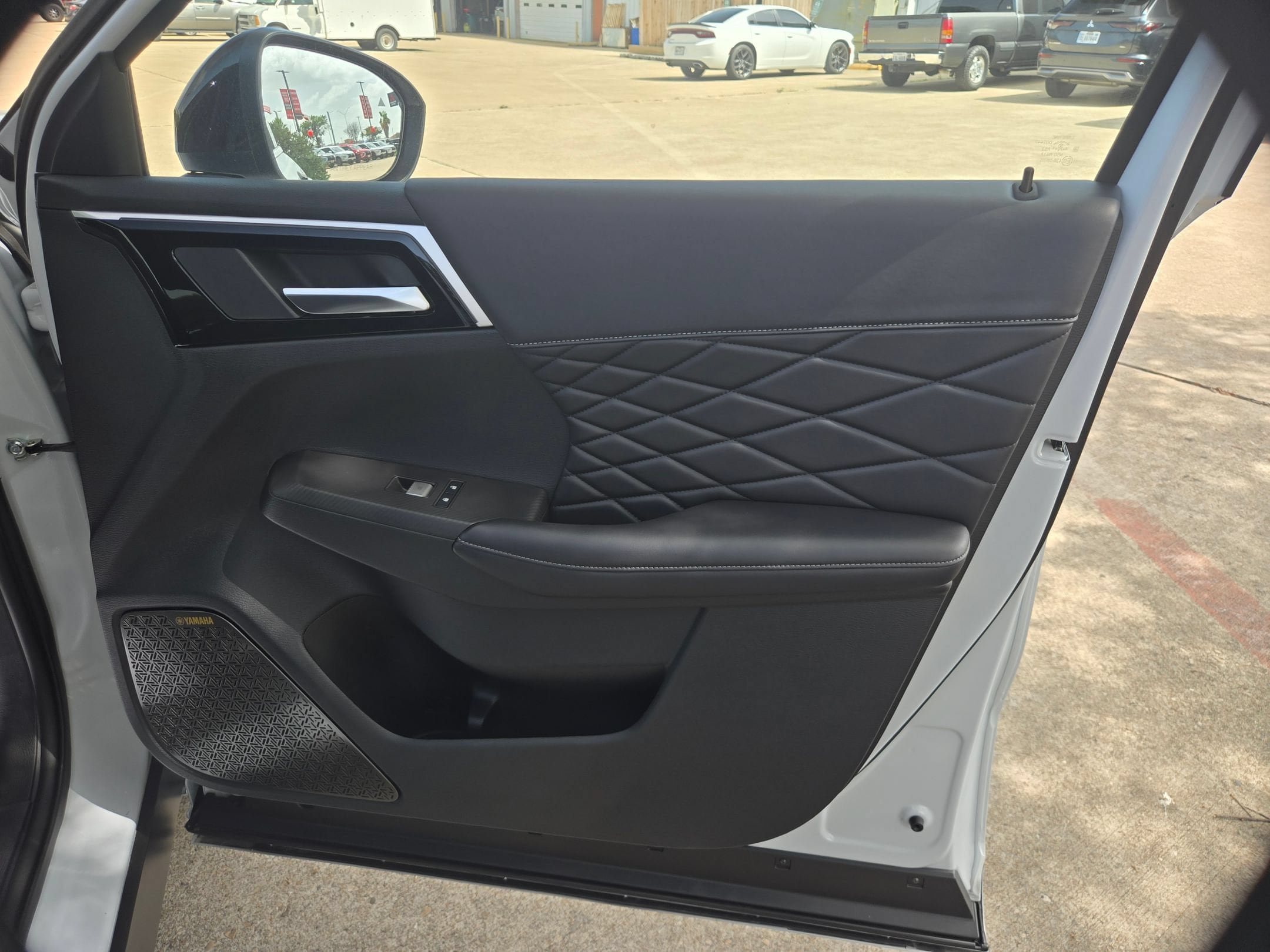 New 2026 Mitsubishi Outlander SEL Black Edition FWD image 23