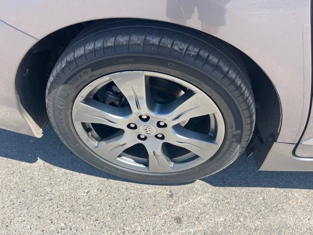 Used 2017 Toyota Sienna SE Premium FWD image 19