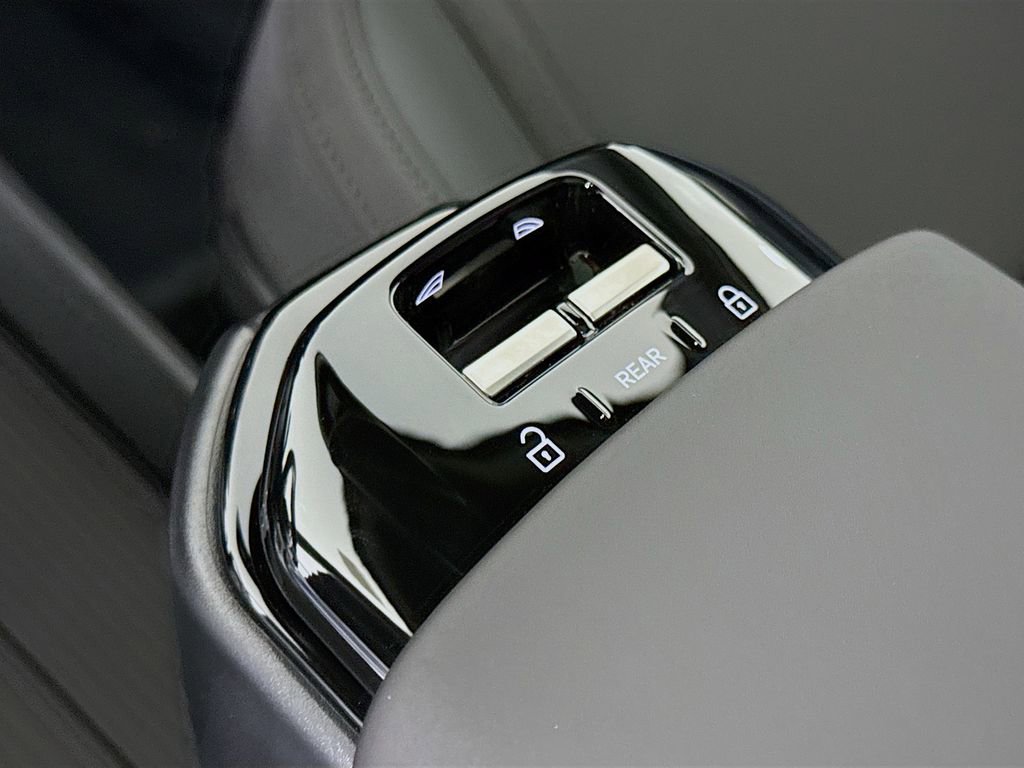 New 2026 Volvo EX30 Cross Country Ultra w/ Protection Package Premier image 17