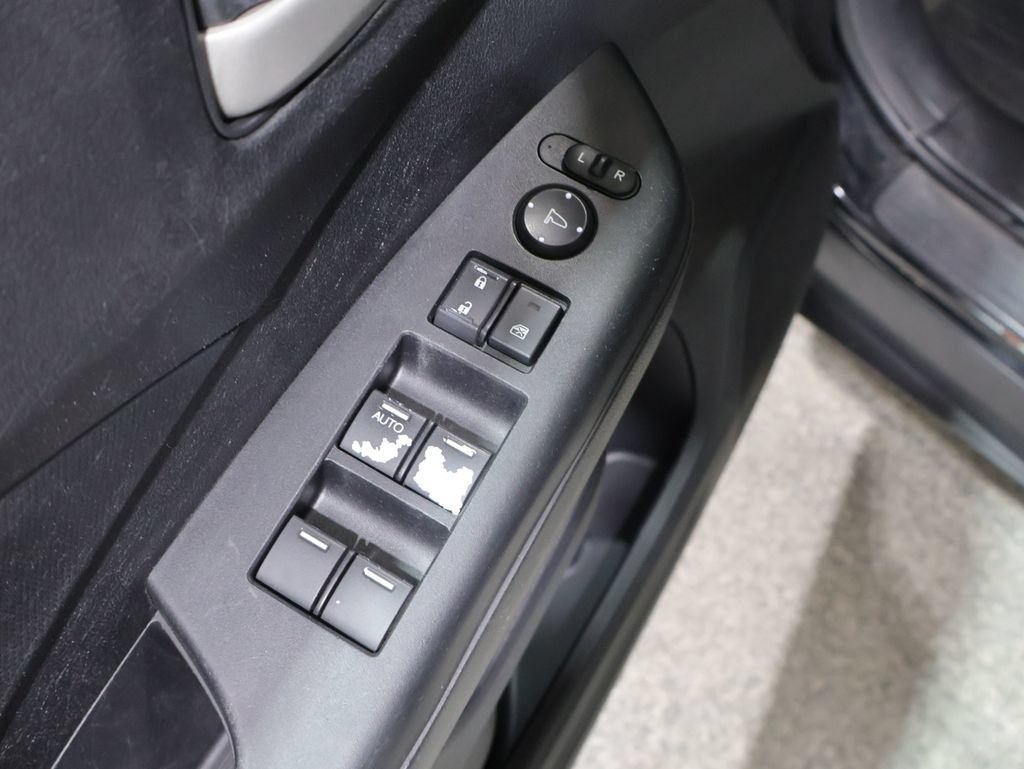 Used 2013 Honda CR-V LX image 12