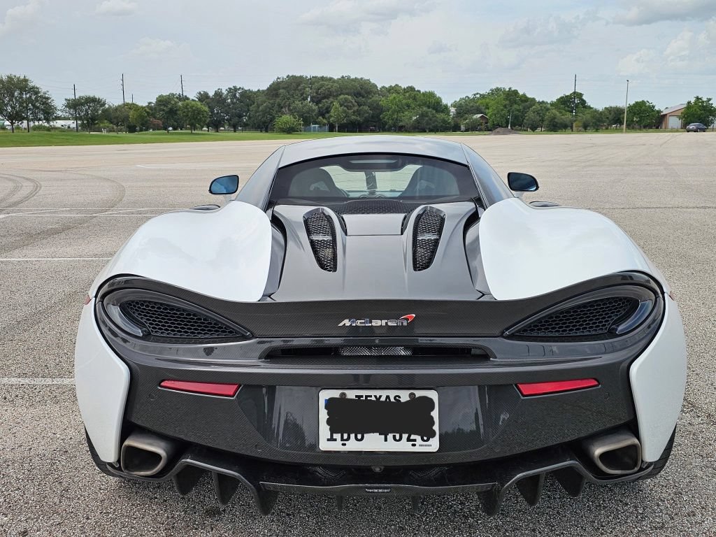 Used 2016 McLaren 570S Coupe RWD image 10