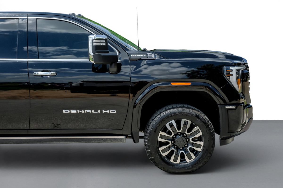 Used 2024 GMC Sierra 2500 Denali Ultimate w/ Max Trailering Package AWD/4WD image 7