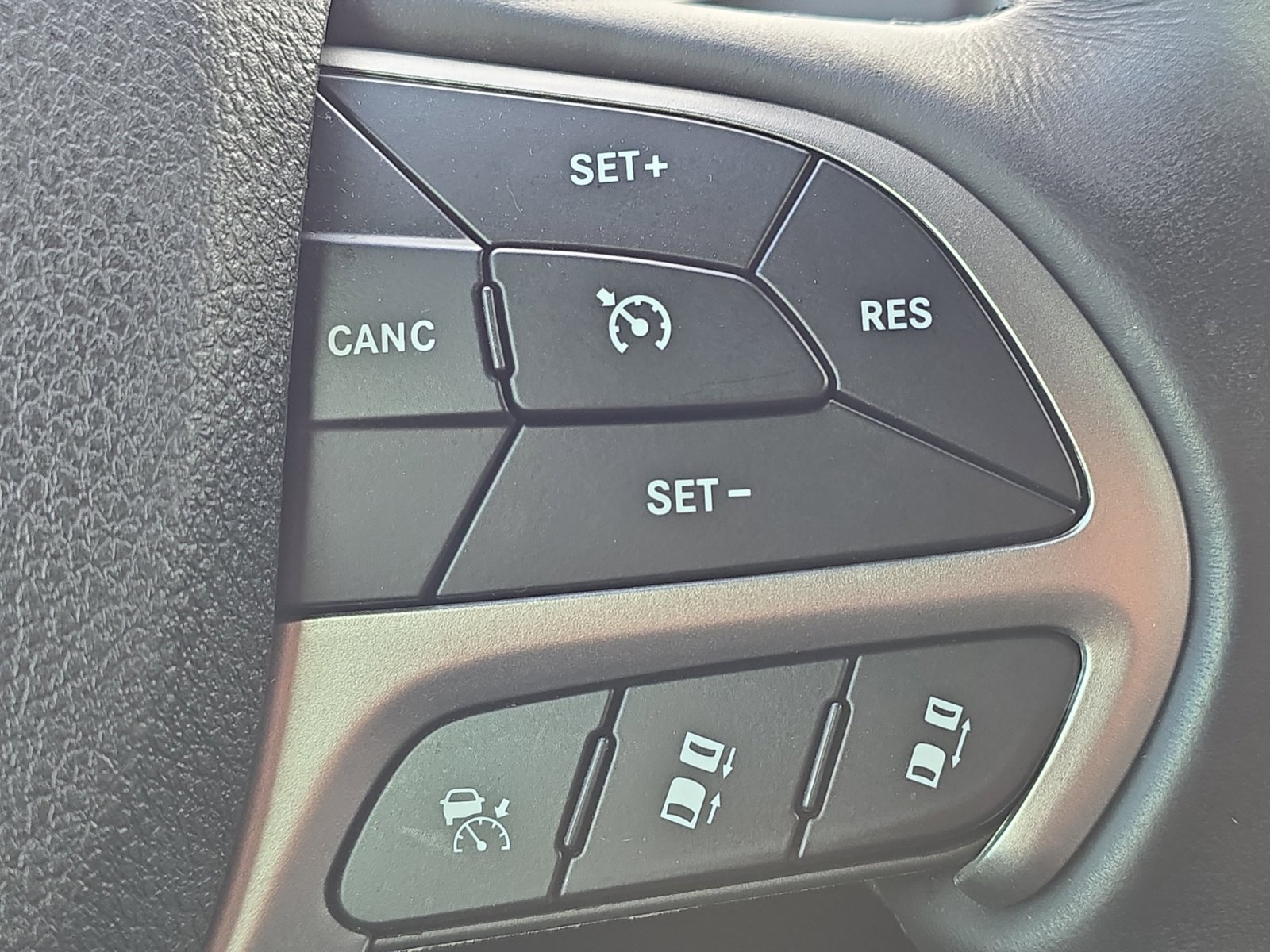 Used 2018 Jeep Grand Cherokee High Altitude image 27