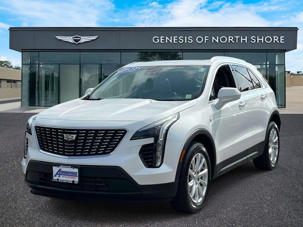 Used 2023 Cadillac XT4 Luxury w/ Cold Weather Package AWD/4WD image 4