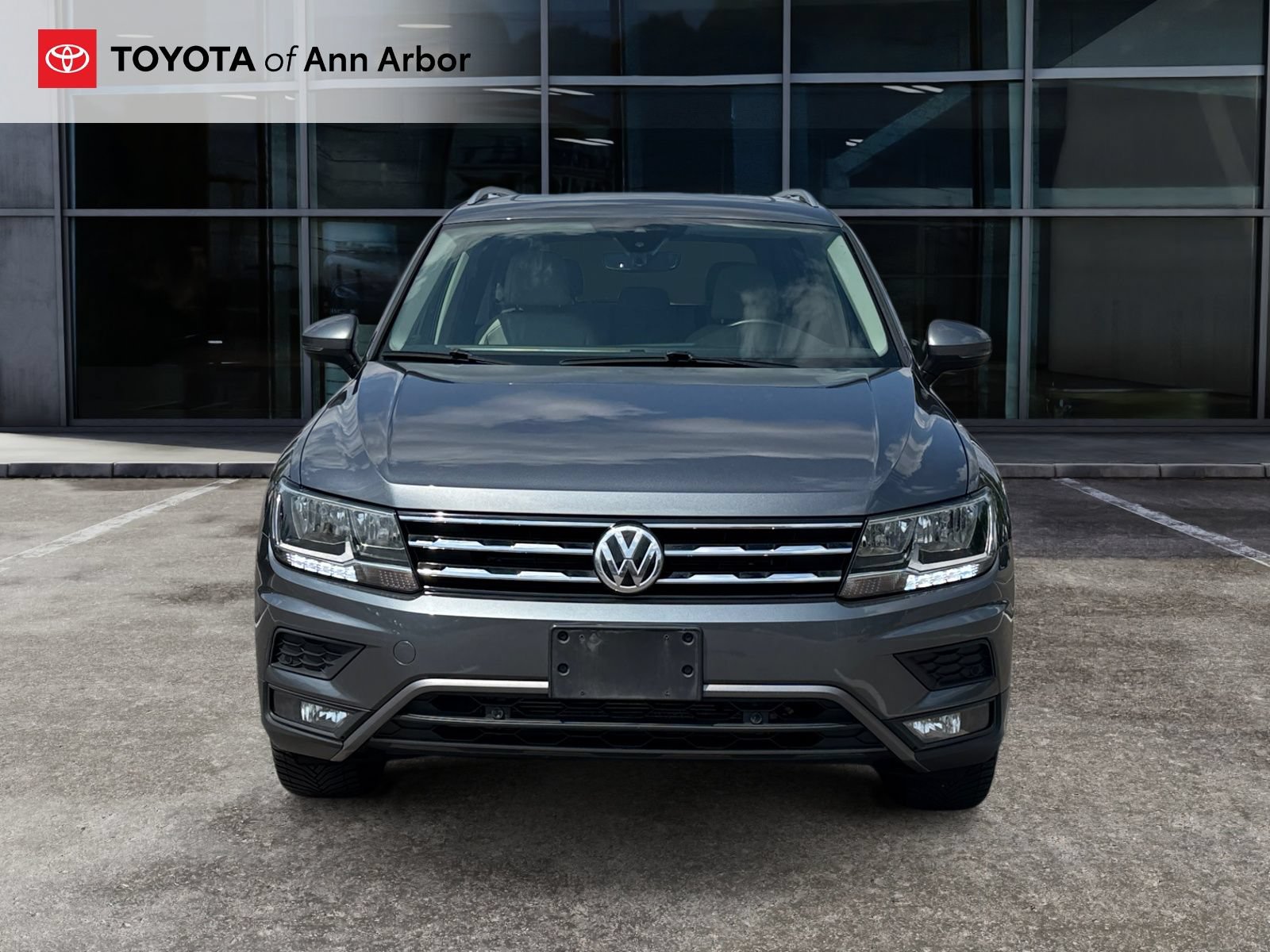 Used 2020 Volkswagen Tiguan SEL AWD/4WD image 13