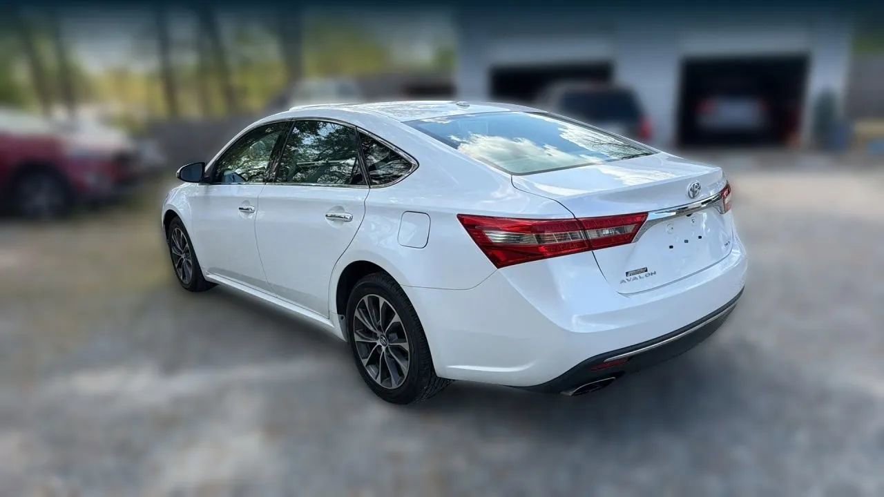 Used 2017 Toyota Avalon XLE FWD image 7