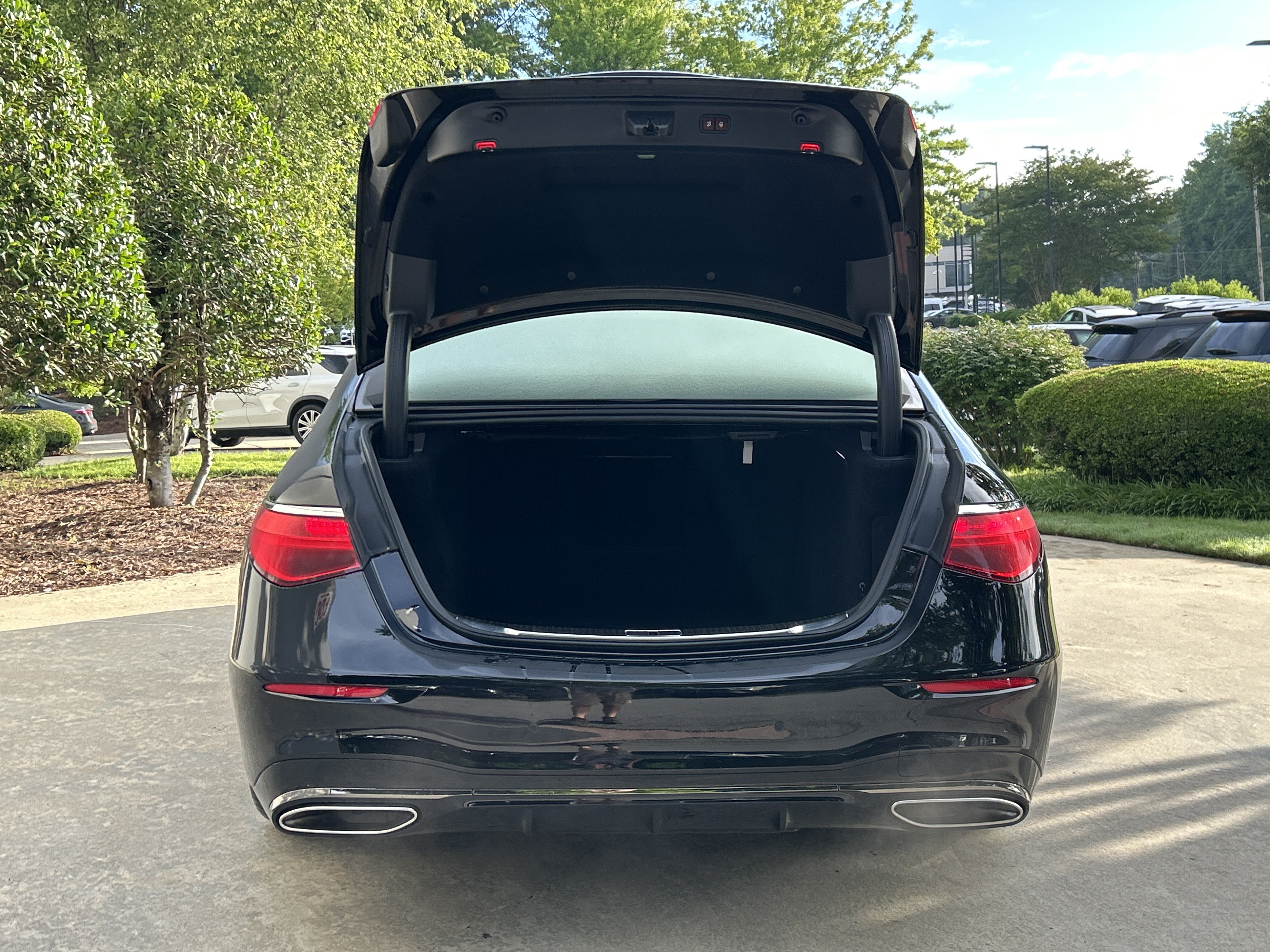 Certified 2023 Mercedes-Benz S 580 4MATIC Sedan w/ AMG Line image 9