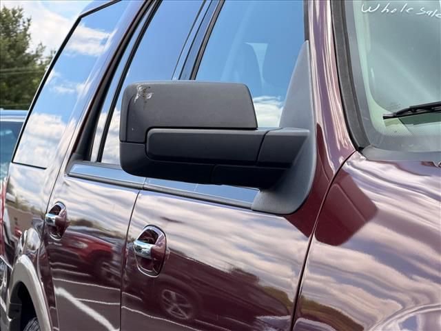 Used 2012 Ford Expedition XLT AWD/4WD image 21