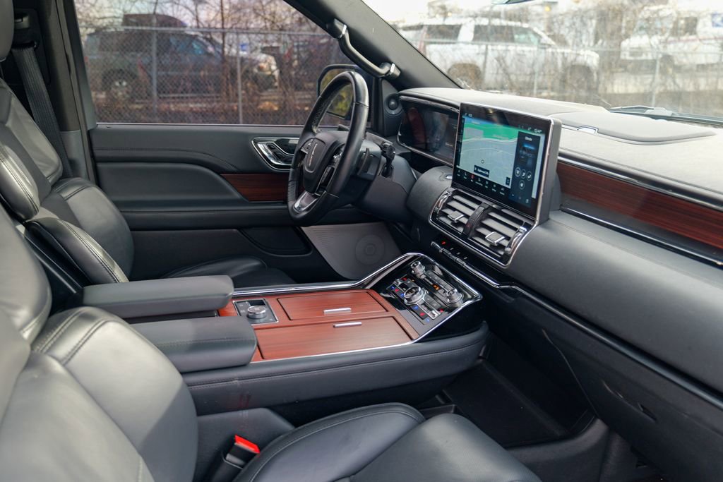 Used 2023 Lincoln Navigator L Reserve AWD/4WD image 38