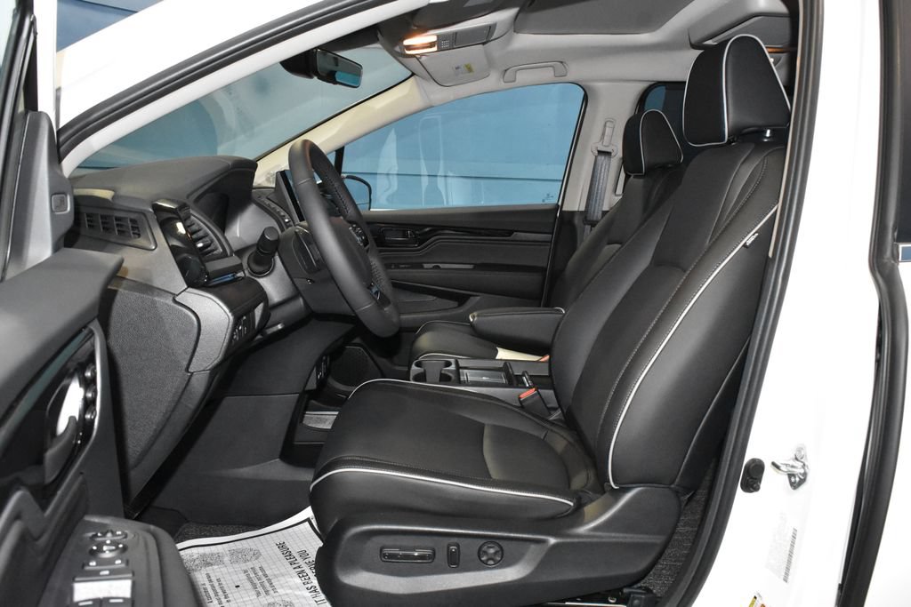Used 2026 Honda Odyssey Touring image 7