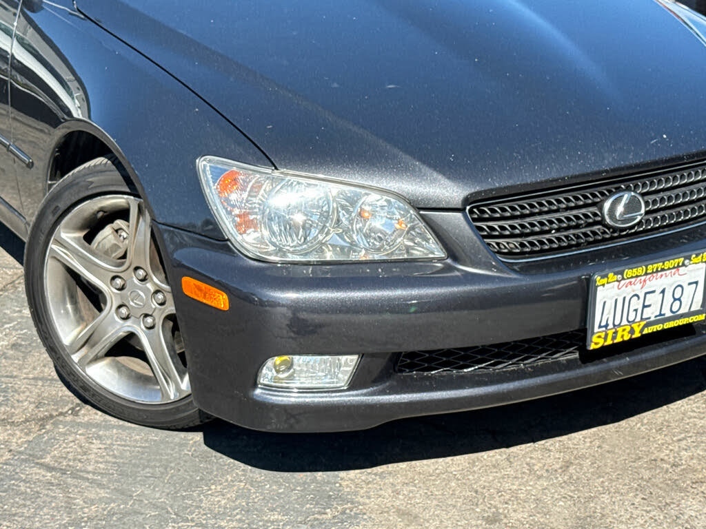 Used 2002 Lexus IS 300 SportCross RWD image 2