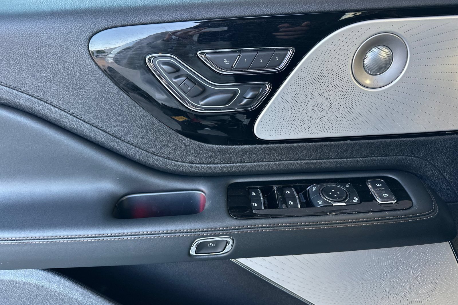 New 2026 Lincoln Aviator Reserve AWD/4WD image 10