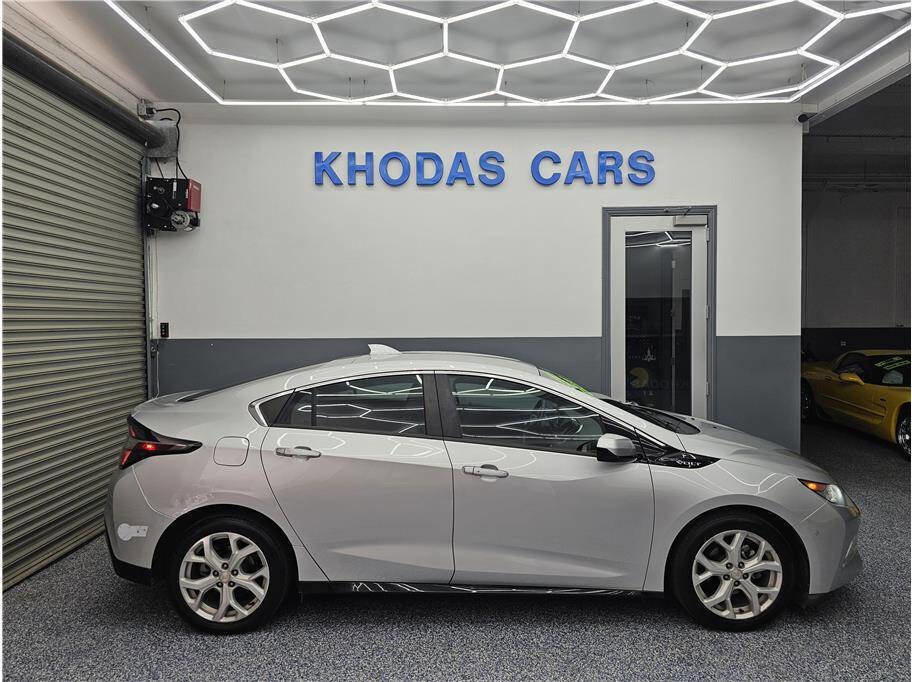 Used 2017 Chevrolet Volt Premier w/ Driver Confidence Package image 5
