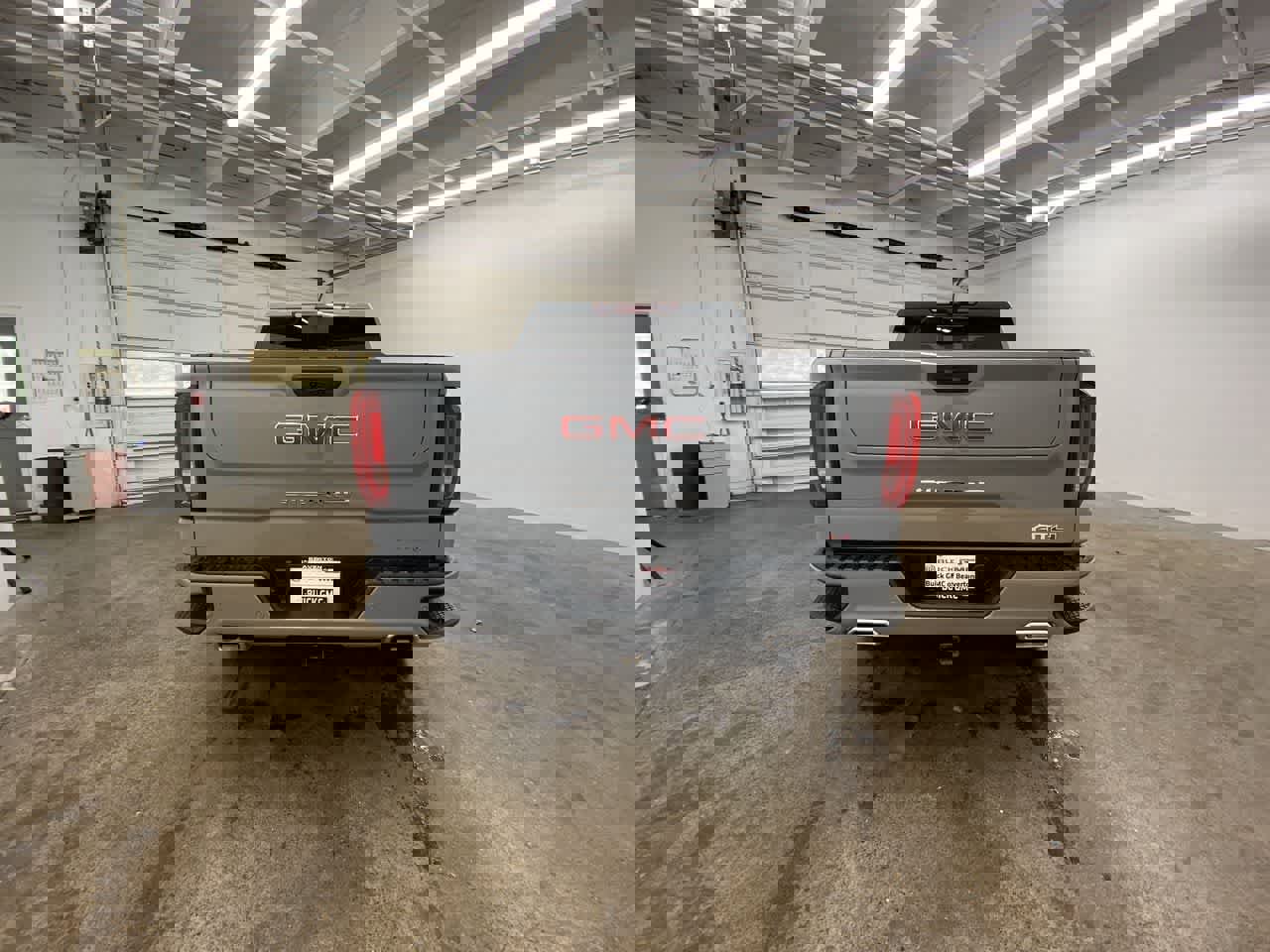 Used 2025 GMC Sierra 1500 AT4 w/ AT4 Premium Package image 5