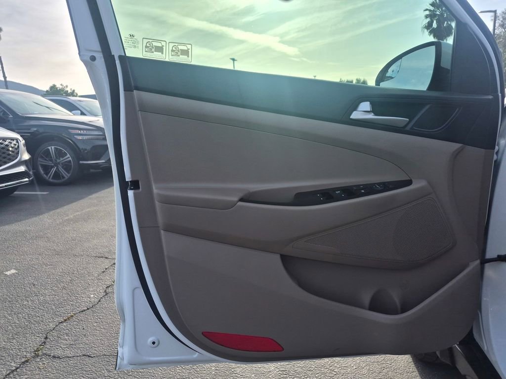 Used 2019 Hyundai Tucson SE image 11