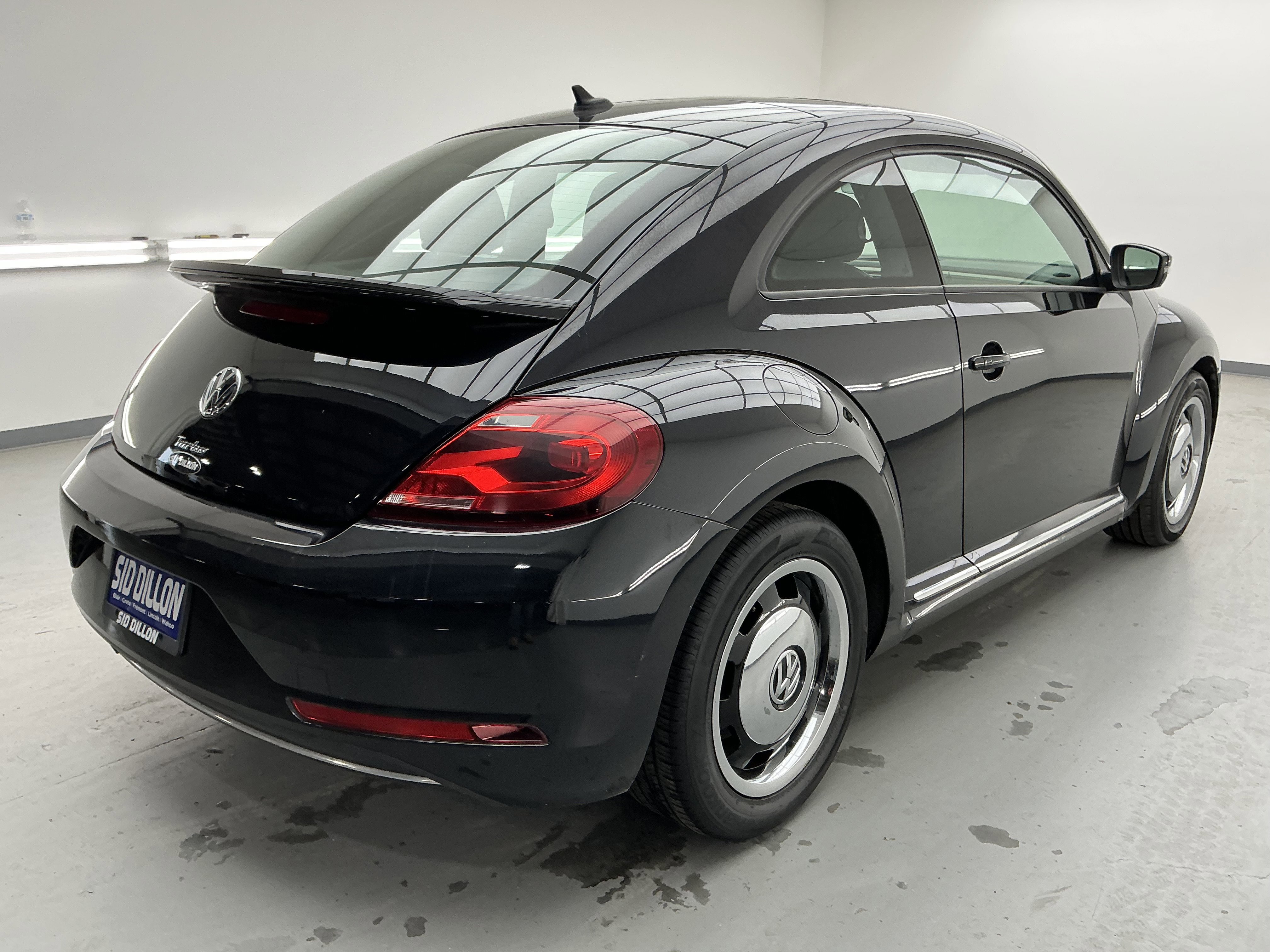 Used 2018 Volkswagen Beetle 2.0T Coast image 4