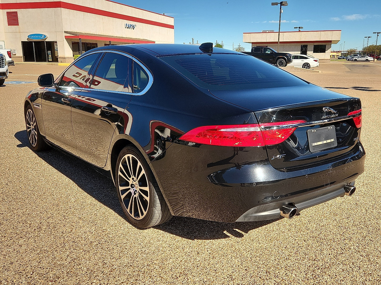 Used 2017 Jaguar XF Prestige RWD image 3