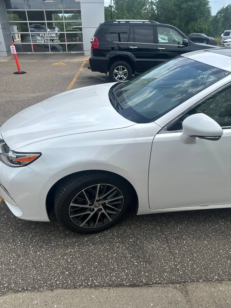 Used 2017 Lexus ES 350 w/ Luxury Package FWD image 9