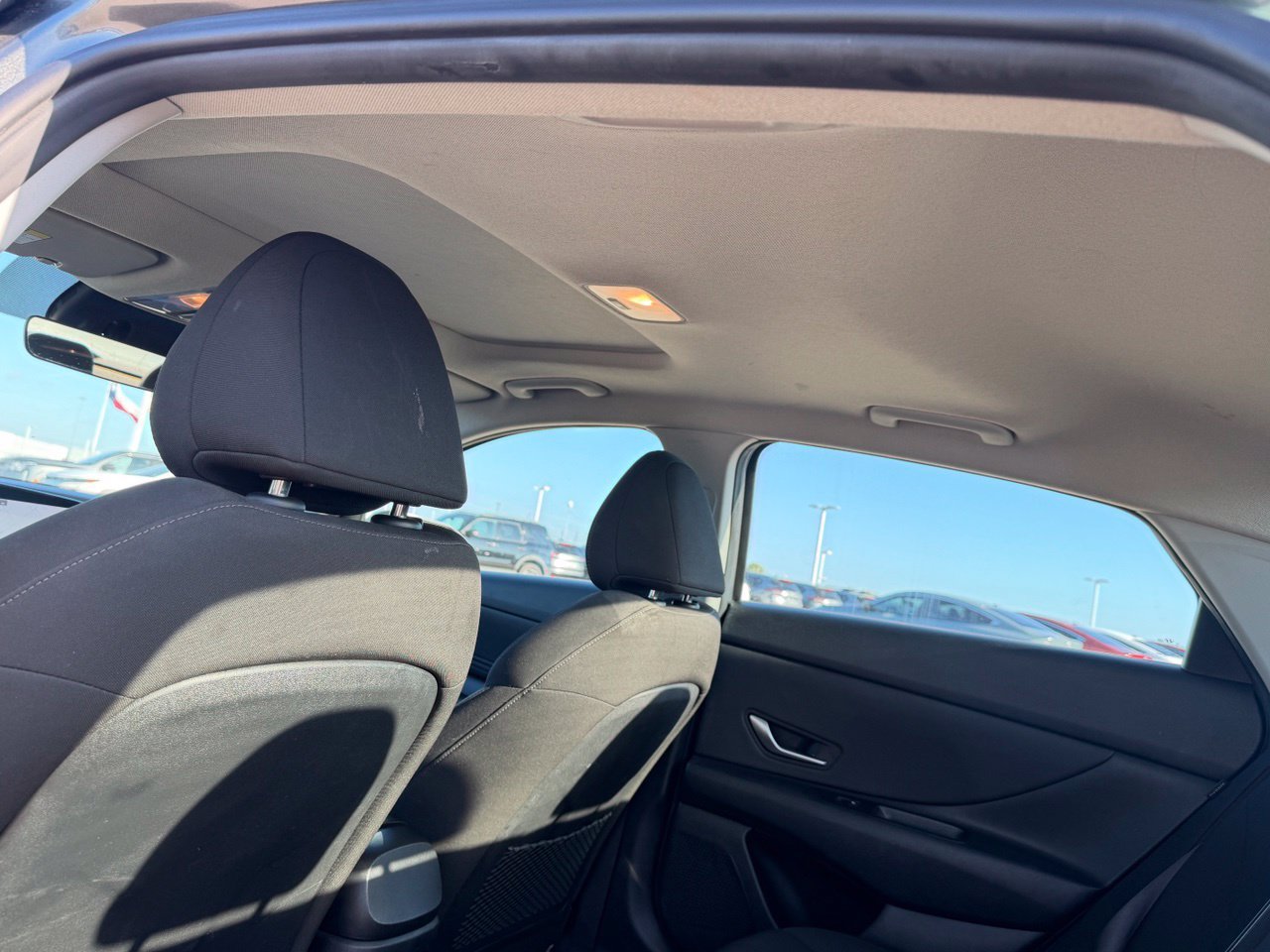 Used 2025 Hyundai Elantra SEL FWD image 34