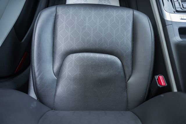 Used 2024 Kia Carnival EX FWD image 36