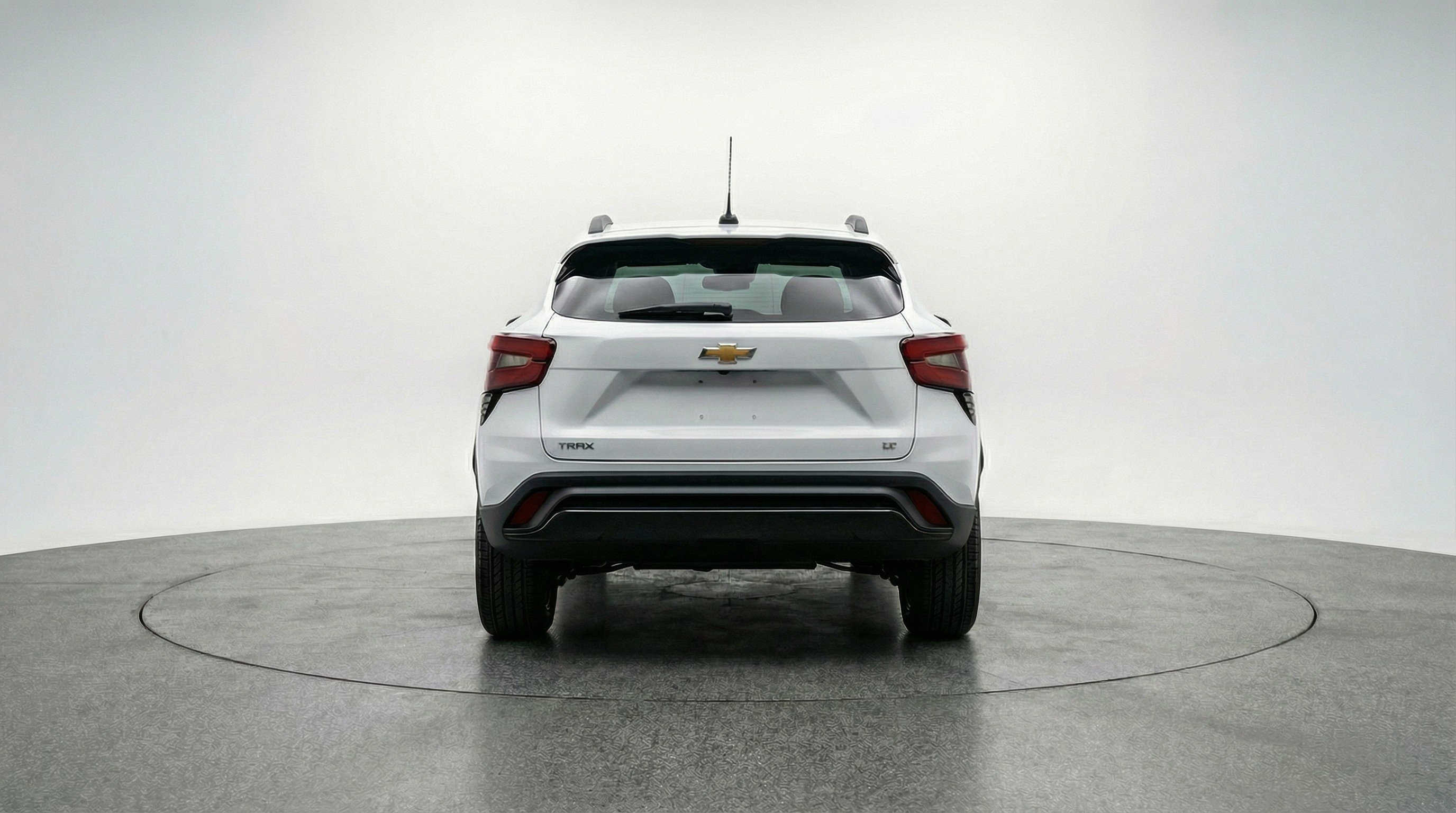 Used 2025 Chevrolet Trax LT w/ LT Convenience Package image 7