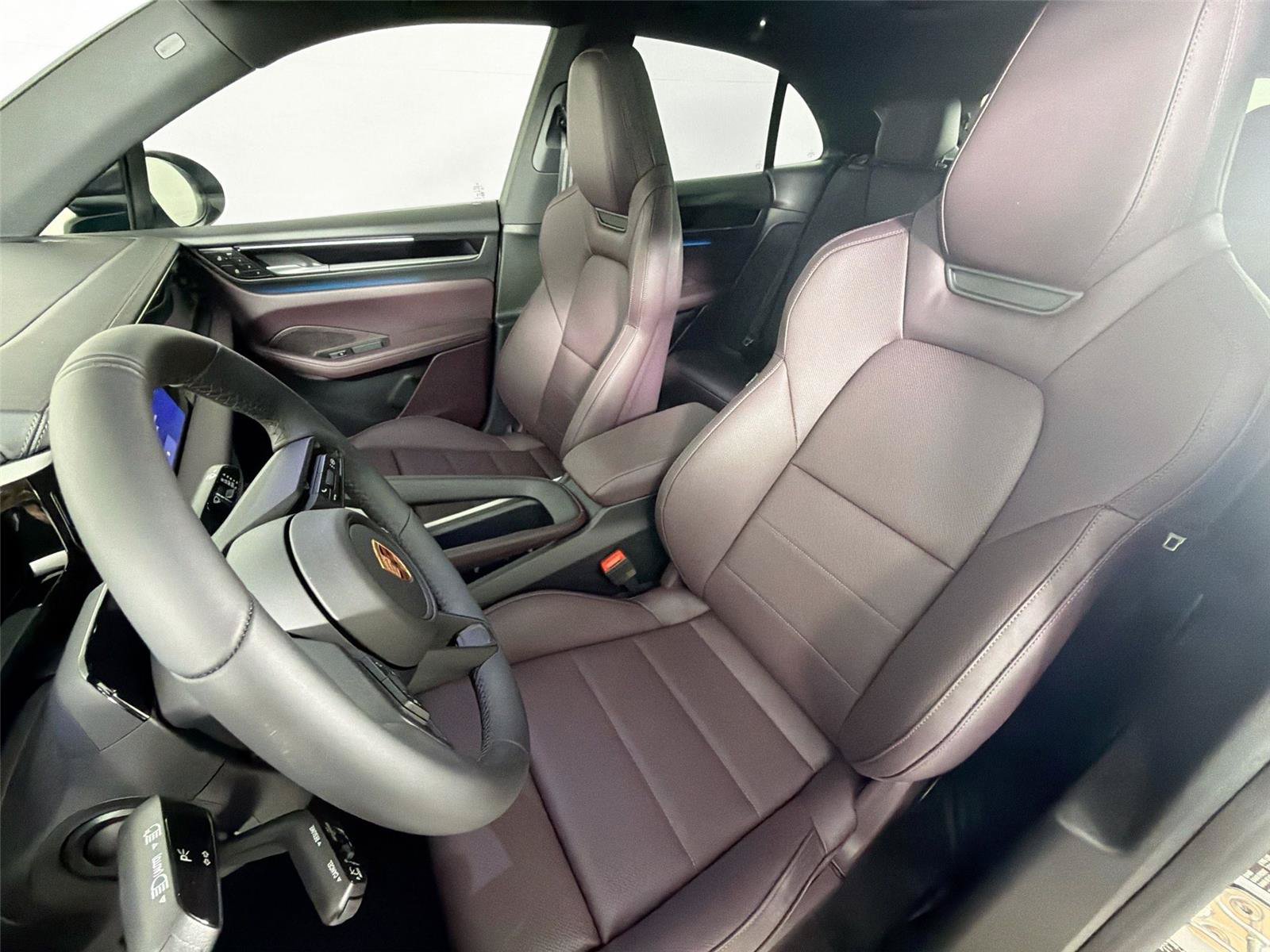 Certified 2026 Porsche Macan 4 Electric RWD image 5