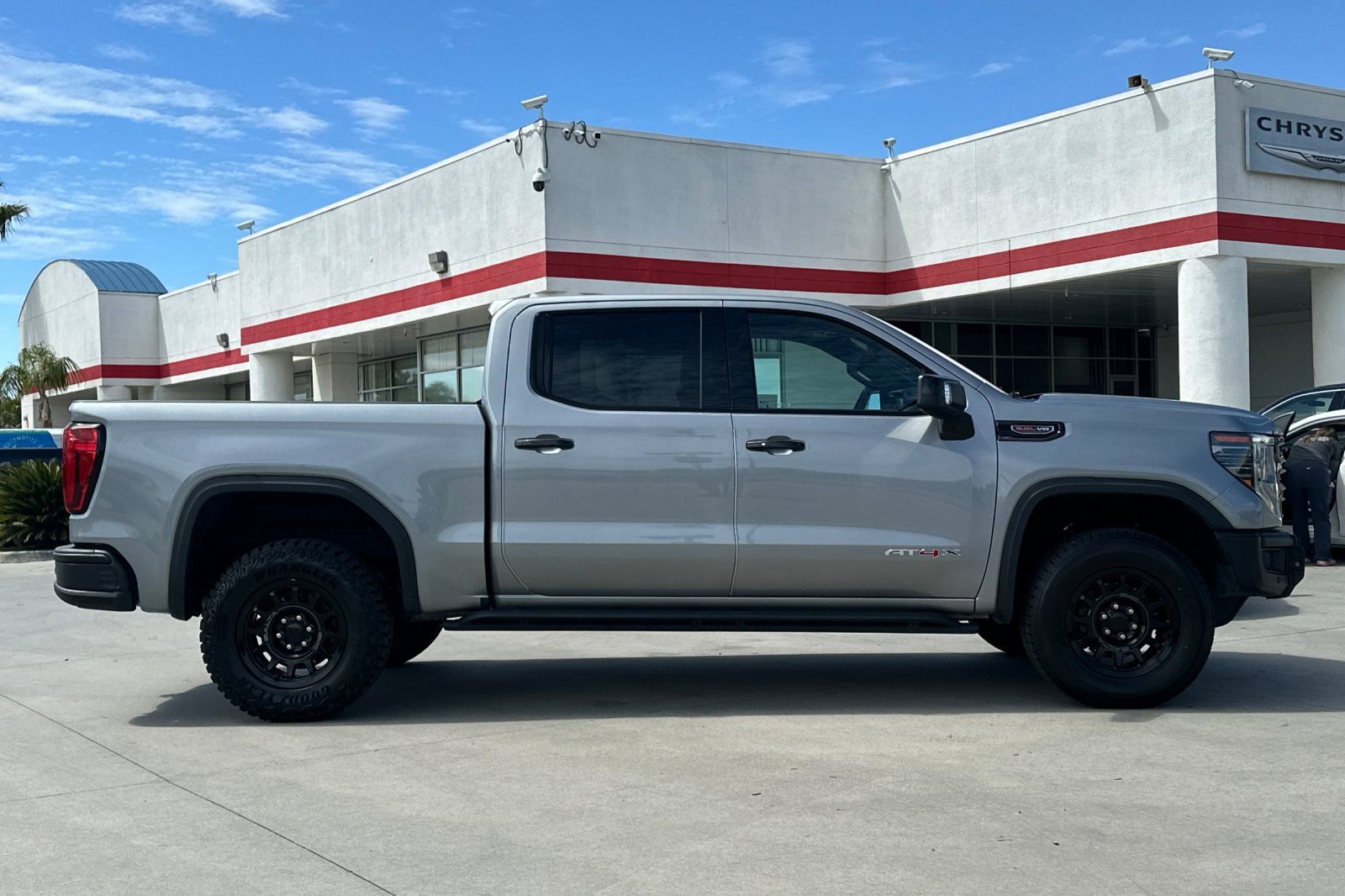 Used 2023 GMC Sierra 1500 AT4X w/ AT4X AEV Edition AWD/4WD image 7