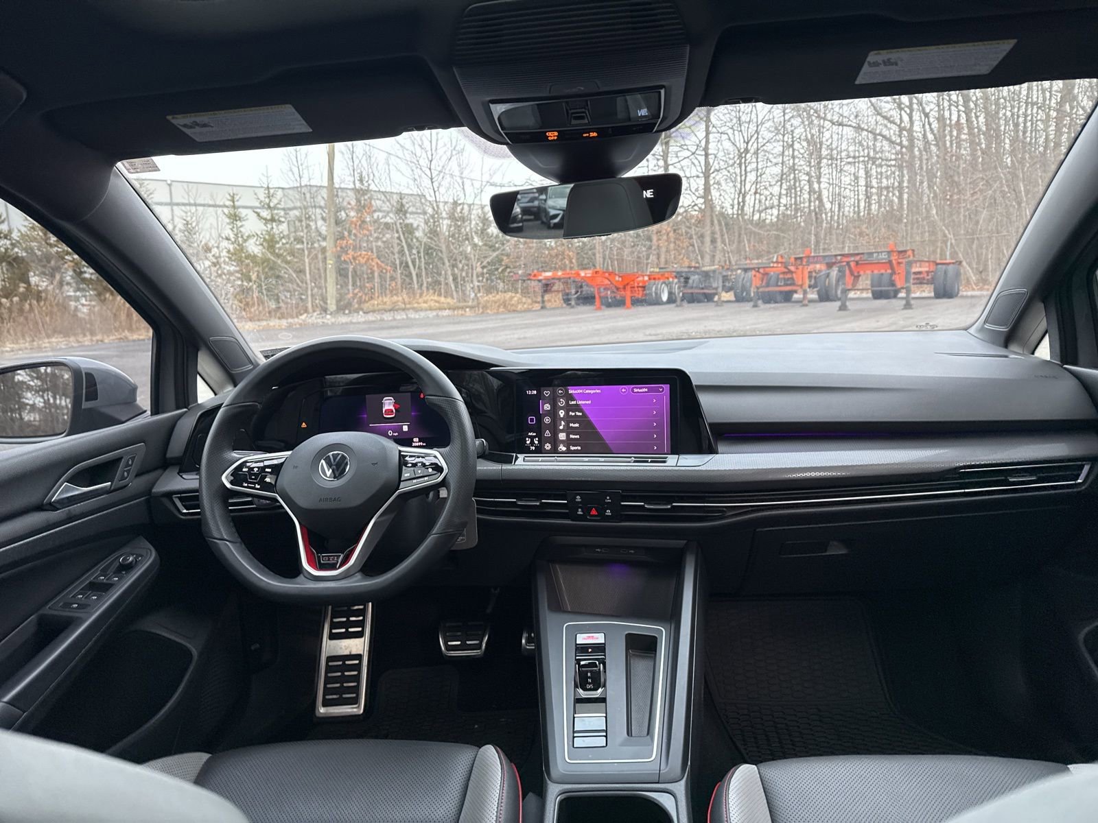 Used 2022 Volkswagen GTI SE image 19