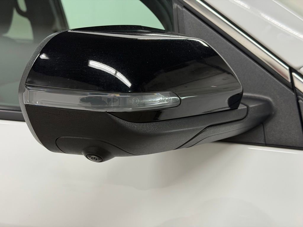 Certified 2025 GMC Acadia Elevation AWD/4WD image 15