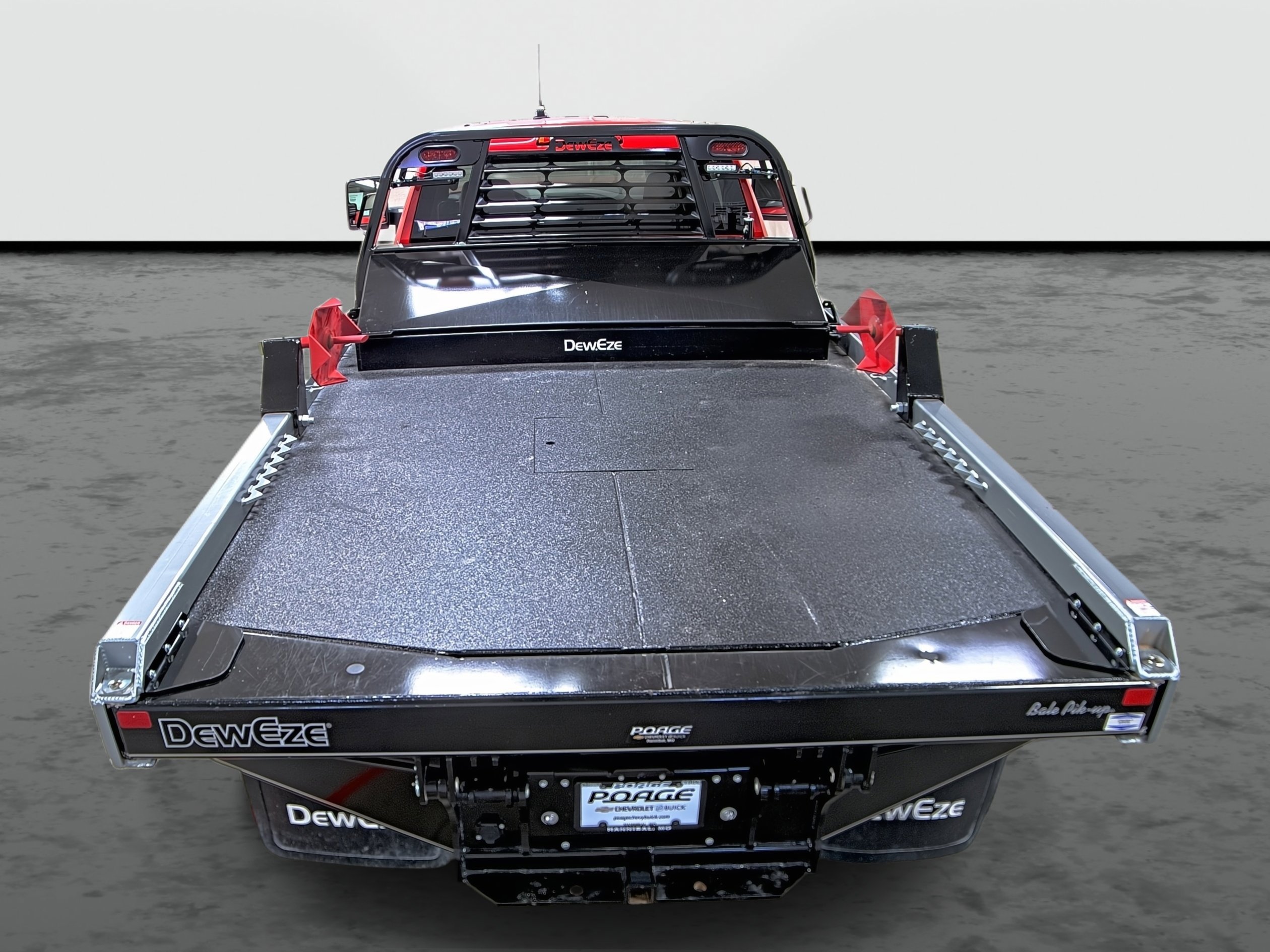 Used 2024 GMC Sierra 3500 SLE w/ SLE Convenience Package image 3