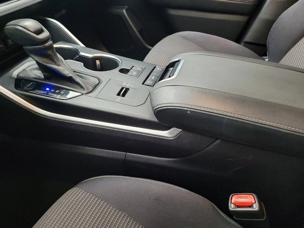 Used 2021 Toyota Highlander L FWD image 26