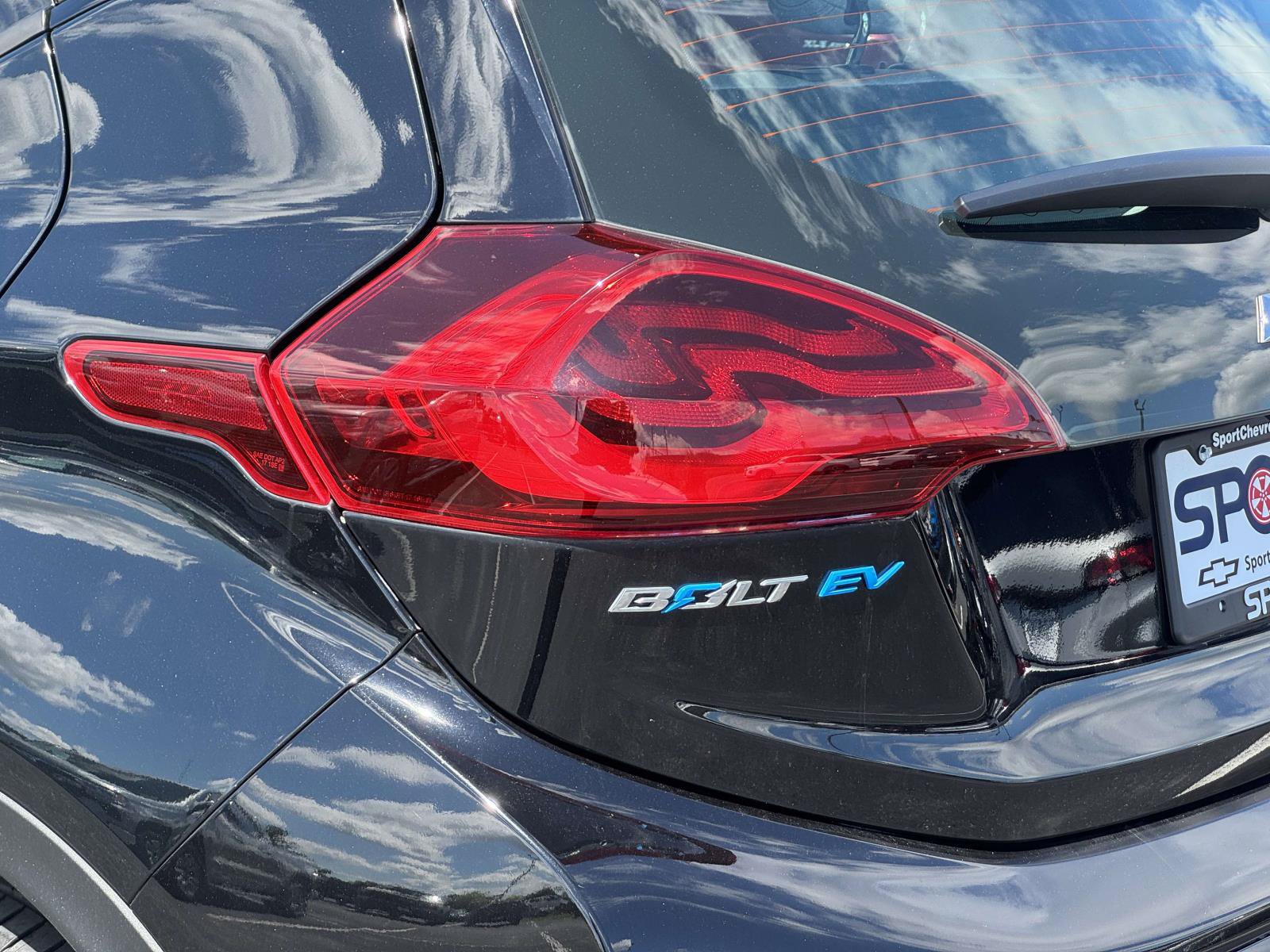 Used 2018 Chevrolet Bolt LT FWD image 29