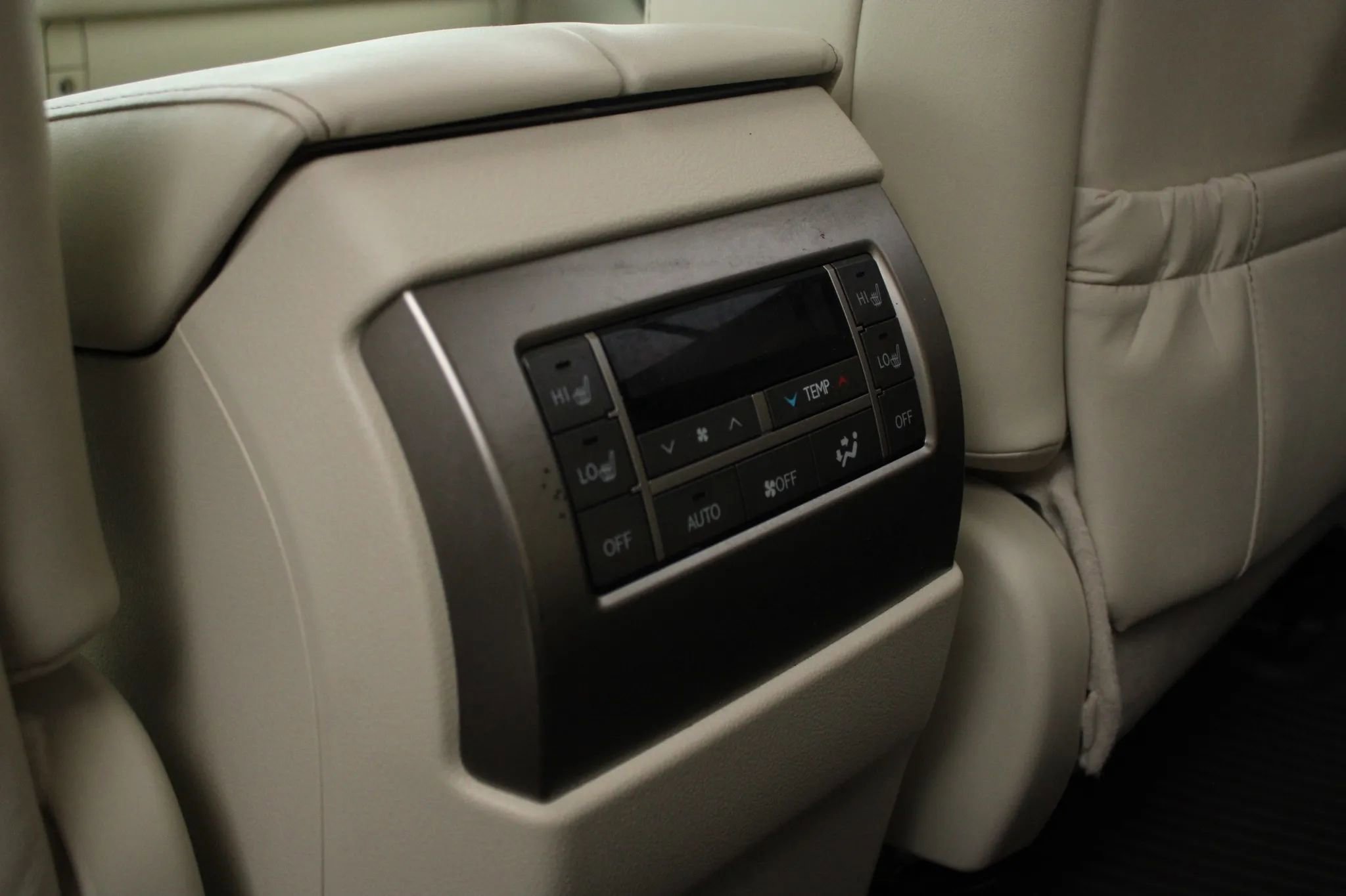 Used 2019 Lexus GX 460 Premium w/ Premium Package image 17