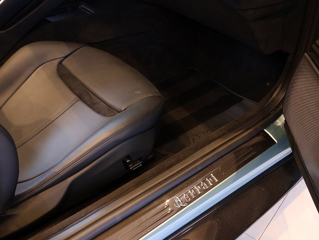 Certified 2024 Ferrari Roma Spider RWD image 81
