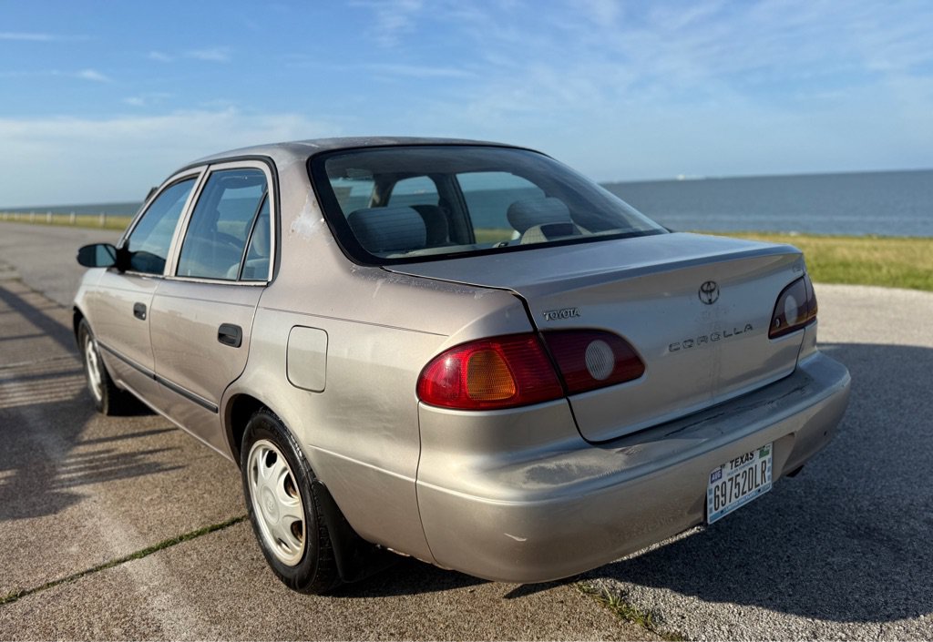Used 2001 Toyota Corolla CE FWD image 7