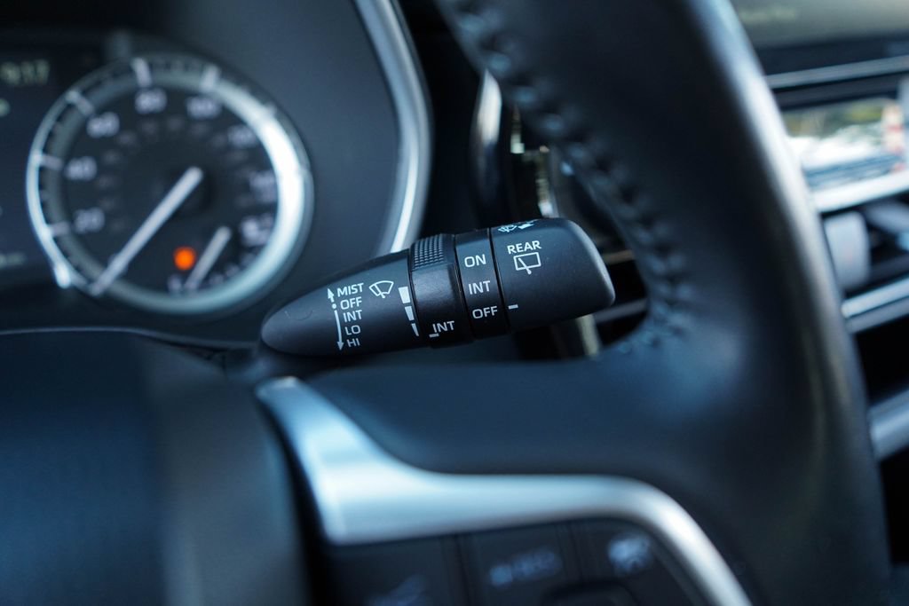 Used 2022 Toyota Highlander XLE FWD image 35