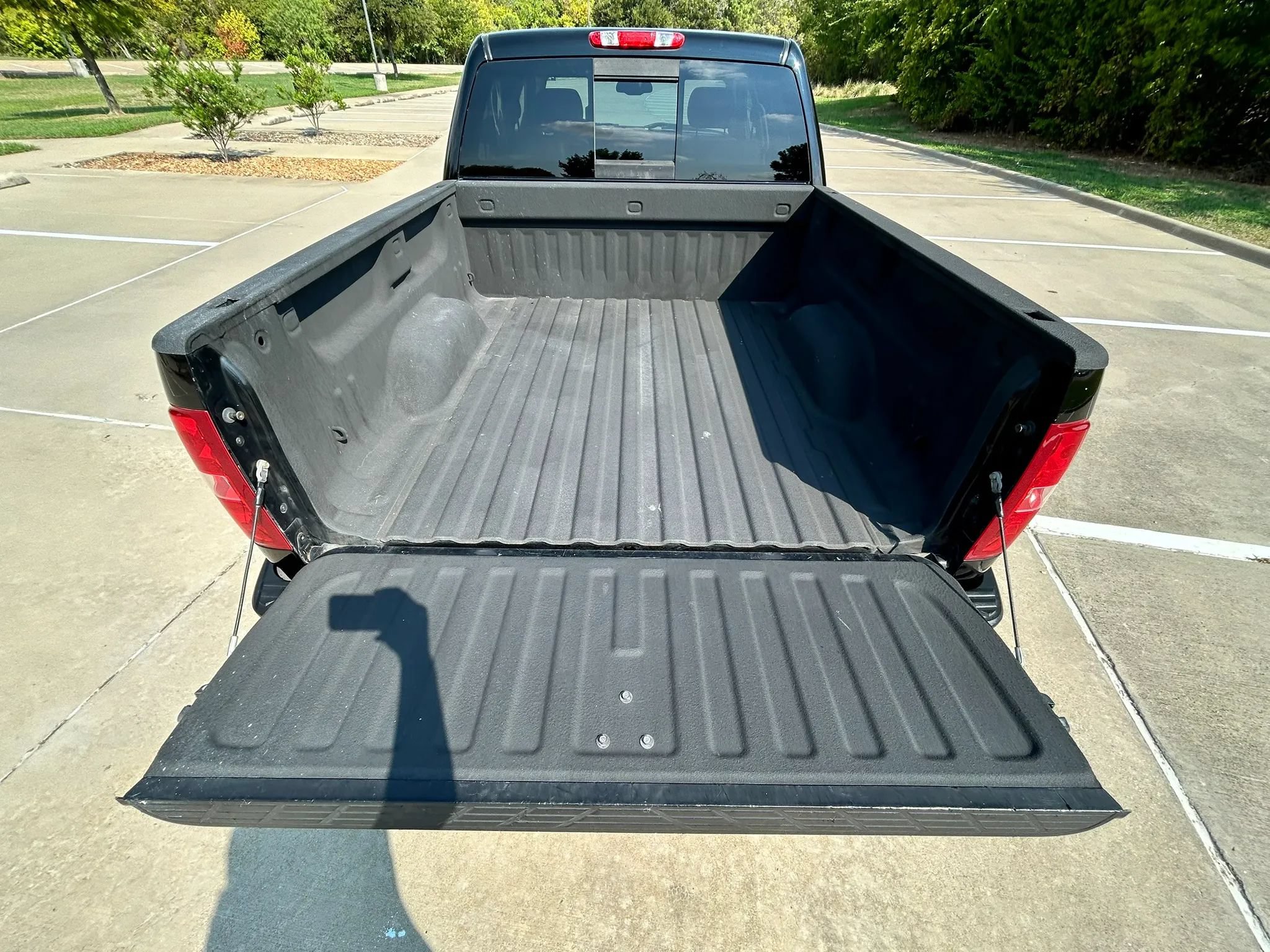 Used 2010 Chevrolet Silverado 1500 LTZ w/ Convenience Package RWD image 10