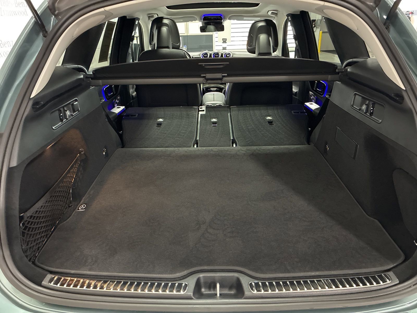 Used 2025 Mercedes-Benz GLC 300 4MATIC image 27