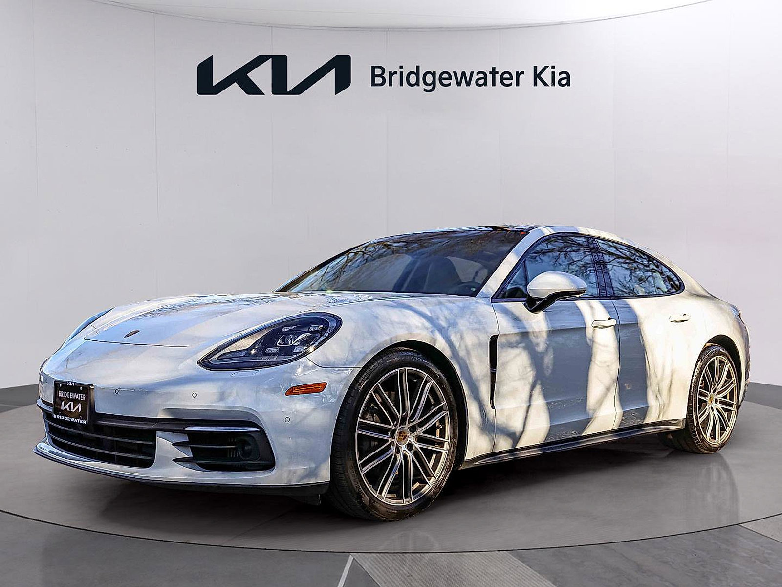 Used 2020 Porsche Panamera 4S w/ Premium Package Plus image 3