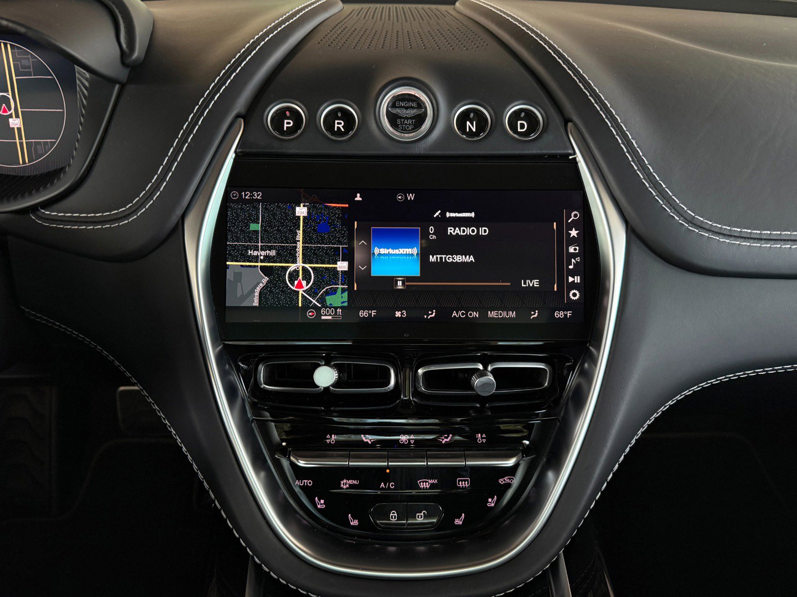 Used 2022 Aston Martin DBX image 42