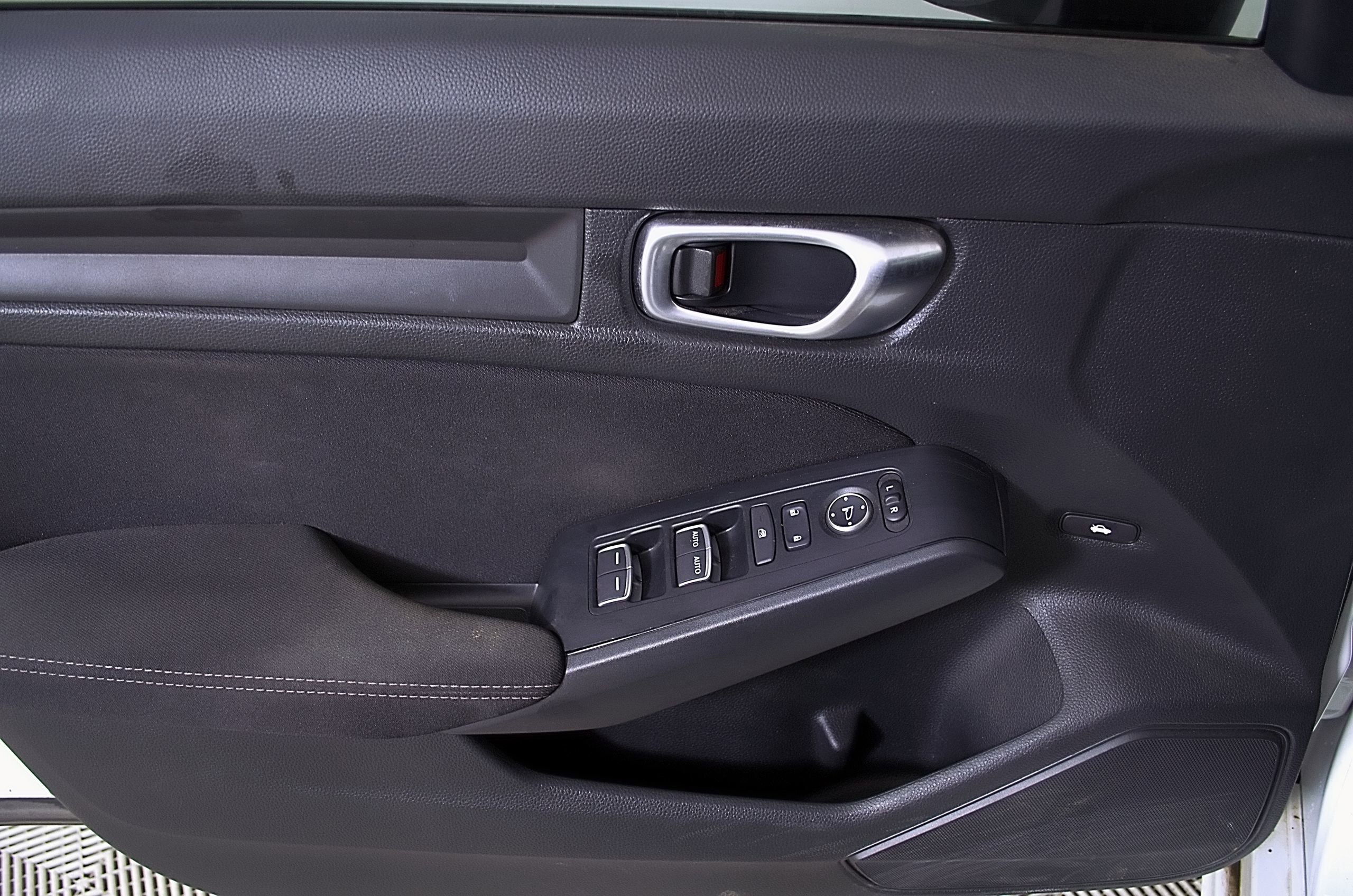 Used 2023 Honda Civic Sport image 15